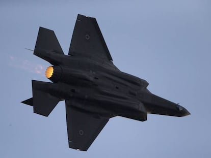 Um caça israelense F-35, em manobras em dezembro de 2016.