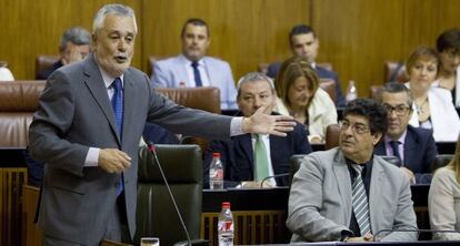 José Antonio Griñán y Diego Valderas, durante el pleno.