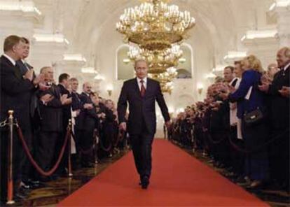 Putin se dirige a la sala donde ha tomado posesión.
