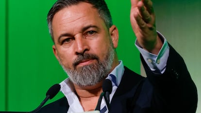 MADRID, 29/06/2025.- El líder de Vox, Santiago Abascal, clausura este domingo en Madrid la Asamblea General de la formación en un acto público en el que se presentará también el programa económico y de vivienda de la formación. EFE/ J.P. Gandul
