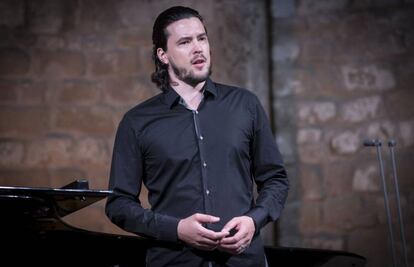 El baríton suís André Schuen, que actuarà a la Schubertíada, durant un concert.