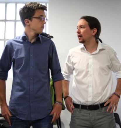 Pablo Iglesias y el director de campaña, Íñigo Errejón, en la sede de Podemos en Madrid.