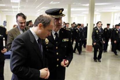 El delegado del Gobierno, Antoni Bernabé, y el jefe superior de policía, Alejandro Valle.