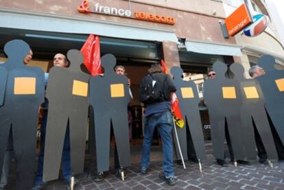Manifestación de trabajadores de France Télécom, en Estrasburgo, por la ola de suicidios de sus trabajadores.