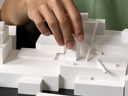 El juego <i>Be a Malevich</i>, que se vende con la etiqueta "Not made in China".