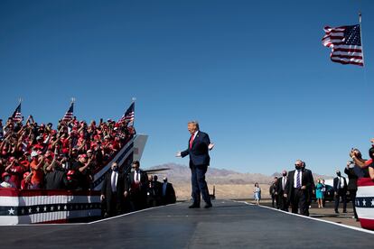 Donald Trump a su llegada a un mitin en Arizona.