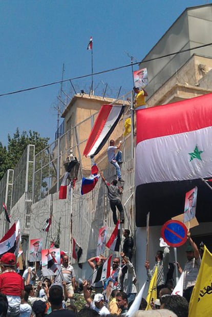 Protesta ante la Embajada de EE UU en Damasco.