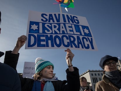Manifestación en Berlín (Alemania) para protestar contra la visita del primer ministro israelí Benjamin Netanyahu y sus políticas, incluida una controvertida reforma judicial, el pasado 16 de marzo.