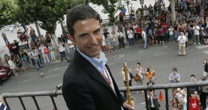 Javier Rodr&iacute;guez Palacios, con el bast&oacute;n de mando de alcalde de Alcal&aacute;.