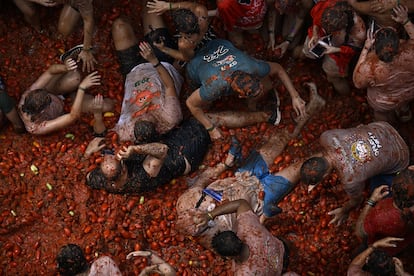 La Tomatina es una fiesta que se organiza en Buñol desde hace 80 años.