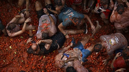 La Tomatina es una fiesta que se organiza en Buñol desde hace 80 años.