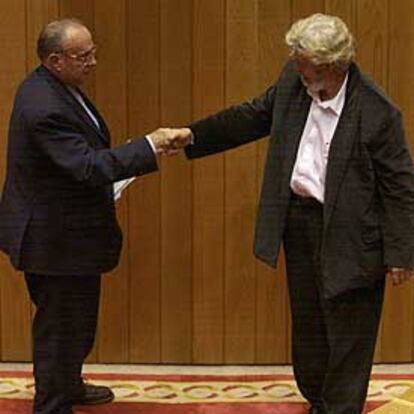 Fraga y Beiras, tras el debate de investidura del primero en diciembre de 2001.