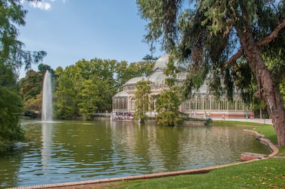 El Palacio de cristal del madrileño paque del Retiro.