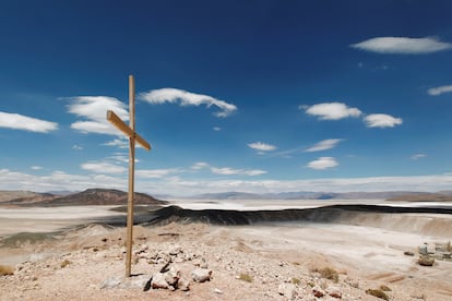 El Salar del Hombre Muerto, alrededor de 4 mil metros sobre el nivel del mar.