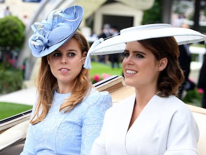 Las princesas Beatriz (izquierda) y Eugenia en las carreras de Ascot, el 19 de junio de 2018