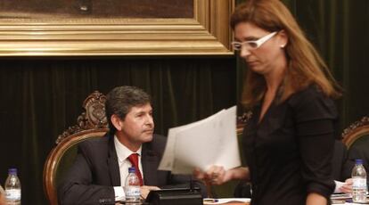 El alcalde de Castell&oacute;n, Alfonso Bataller, durante el pleno municipal celebrado este lunes.