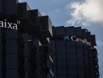 Sede de Caixa Bank en la Avenida Diagonal de Barcelona.