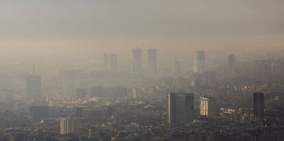 Episodio de contaminación en Barcelona, en diciembre de 2013.