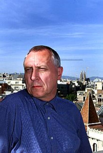 Peter Greenaway, fotografiado en la terraza de un ático de Barcelona.