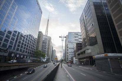 A Avenida Paulista, principal artéria de São Paulo.