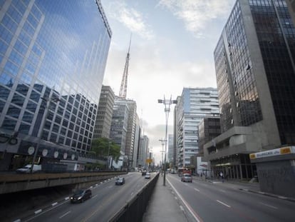 A Avenida Paulista, principal artéria de São Paulo.