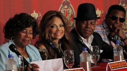 Katherine Jackson, La Toya Jackson, Tito Jackson y Jackie Jackson, en una imagen de archivo de 2011.