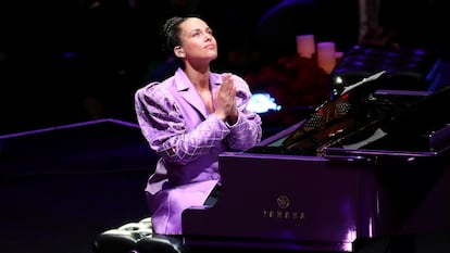 Alicia Keys, en el homenaje a Kobe Bryant y su hija Gianna celebrado en febrero en Los Ángeles (California).