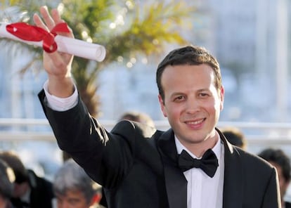 Escalante with his Cannes Best Director Award. 