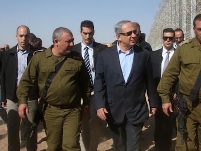 Benjam&iacute;n Netanyahu visita la nueva valla en la frontera con Jordania 
