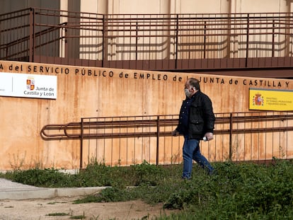 An unemployment office in Ávila.