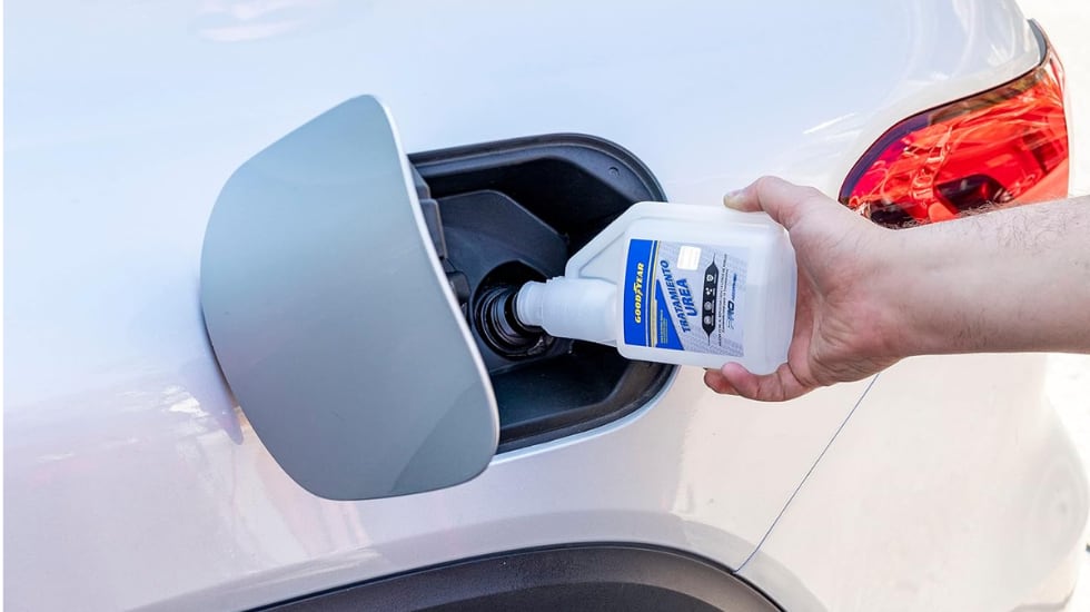 Este tratamiento ayuda a que no se formen cristales en el catalizador del coche.