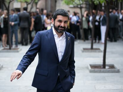 El consejero Chakir El Homrani, en el Palau de la Generalitat.