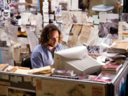 Periódicos de cine.
Son muchas las películas que, como el libro 'Los imperfeccionistas', han retratado el ambiente en una redacción. Russell Crowe en 'La sombra del poder' (2009).
