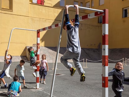 Primer día de clase en el colegio Paderborn, en Pamplona.