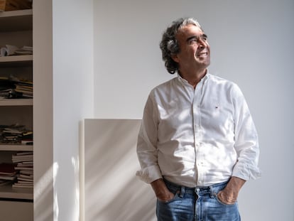 Sergio Fajardo, docente, matemático y político colombiano, en su apartamento en Bogotá, el 28 de febrero de 2023