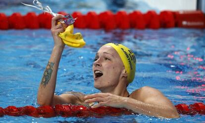 Sarah Sjostrom celebra el oro con récord del mundo en el 100 mariposa