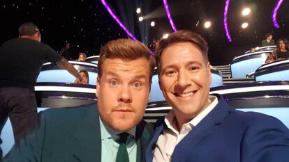 Carlos Latre con James Corden en un descanso del programa 'The world’s best'.