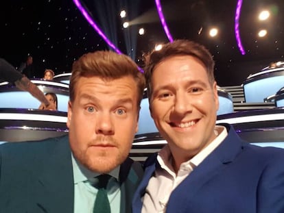 Carlos Latre con James Corden en un descanso del programa 'The world’s best'.