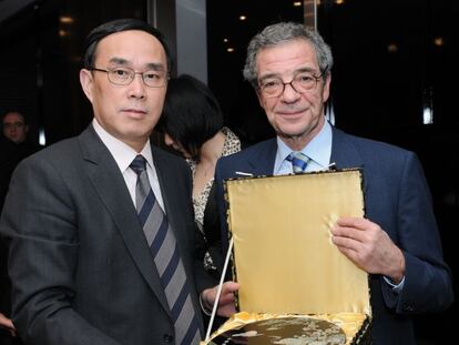 Chang Xiaobing, presidente de China Unicom, y C&eacute;sar Alierta, presidente de Telef&oacute;nica.