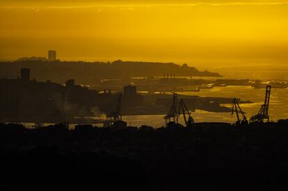 El área metropolitana de Vigo, en Pontevedra, aglutina a cerca de medio millón de habitantes e importantes focos industriales y empresariales.