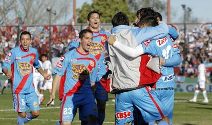 Los jugadores del Arsenal celebran la victoria.