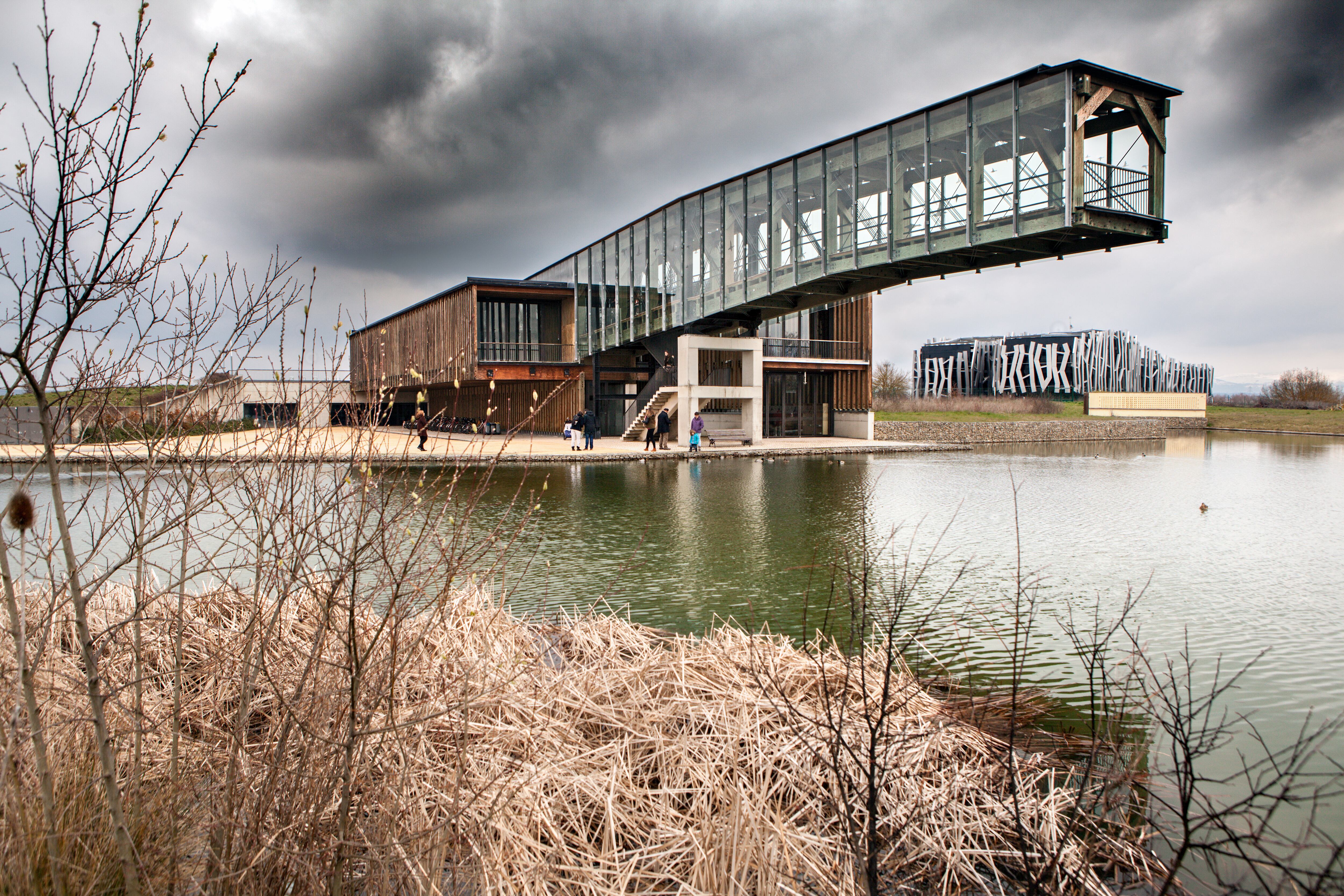 Centro de Interpretación de la Naturaleza Ataria, en el parque de Salburua. 