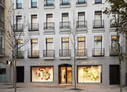 Imagen de la fachada de Louis Vuitton en la calle Serrano de Madrid.