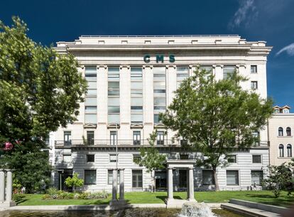 Fachada del edificio de oficinas de Madrid de CMS Albiñana & Suárez de Lezo.