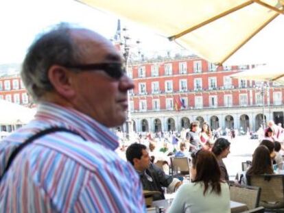 Turistas espa&ntilde;oles en la Plaza Mayor de Madrid