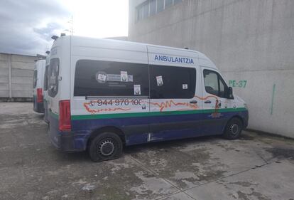 Ambulancia saboteada en las instalaciones de La Pau de Gamarra, el 17 de enero en Vitoria.