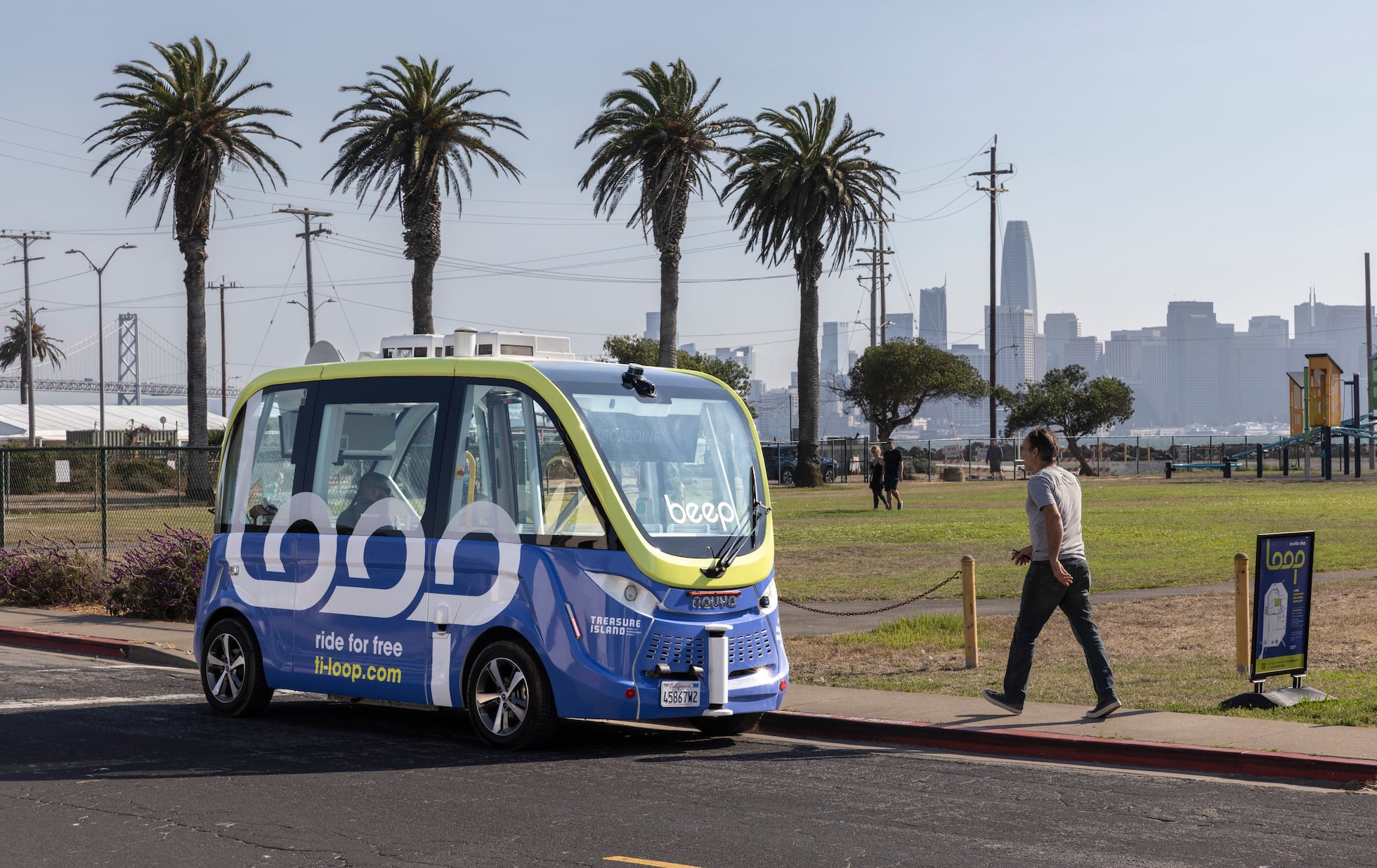 Robotaxis: viaje en un coche sin conductor por el centro de San ...