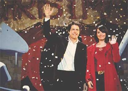 Hugh Grant y Natalie Martine, en una imagen de <i>Love actually.</i>