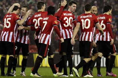 Los jugadores del Athletic celebran un gol ante el Torino.