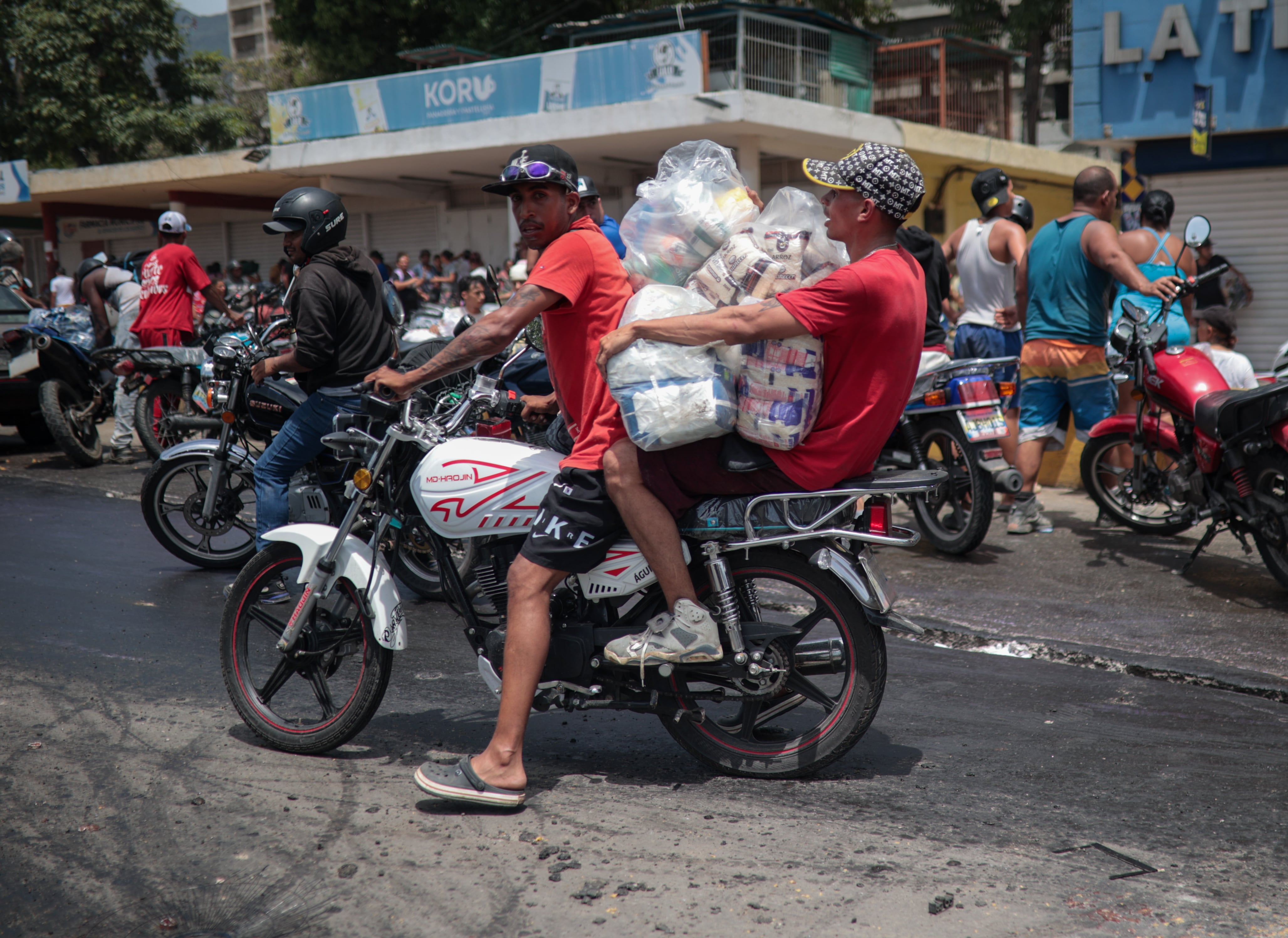 Saqueos de supermercados en La Guaira, el 25 de junio.